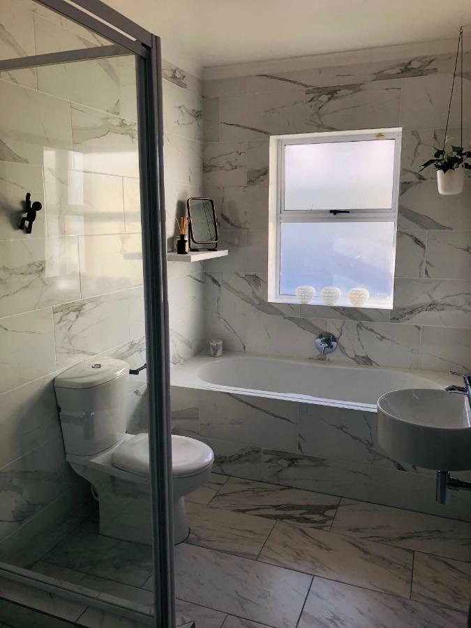Whale Bay Villa Фиш Хук Екстериор снимка